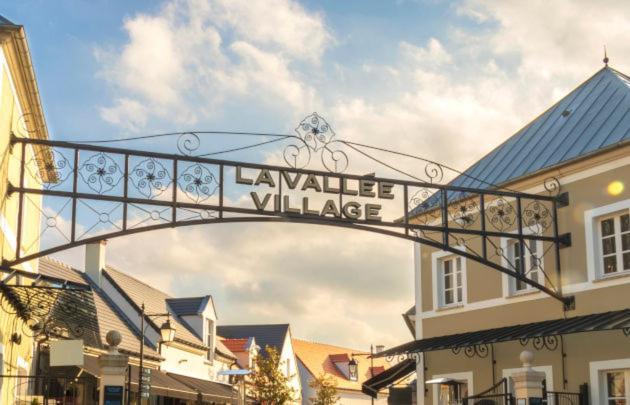 Magic Studio - Disneyland Paris Shopping Village 9 Minutes Chessy  Esterno foto